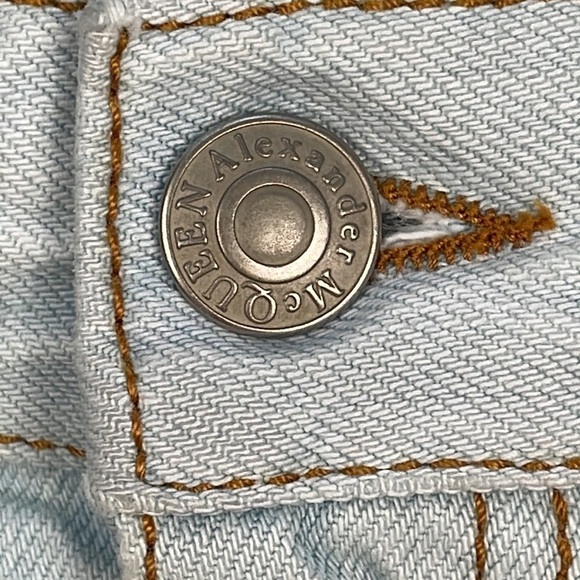 New Alexander McQueen High Rise Rigid Denim Light Wash Mom Jeans Long Sz 30 - Picture 11 of 15